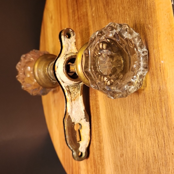 Vintage Clear Glass and Brass Door Knobs 2 attached Doorplates - Picture 2 of 16